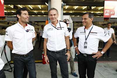 Geballte Porsche-Fachkräfte: Ex-WEC-Pilot Mark Webber, Oliver Blume (Vorstandsvorsitzender) und Michael Steiner (Mitglied des Vorstandes Forschung und Entwicklung)