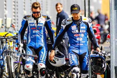 Damian Cudlin (lil) und Max Neukirchner sind Fussgänger