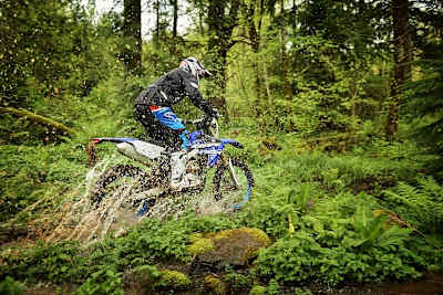 Die Yamaha WR 250 F soll 2018 soll mit mehr Leistung von Wanderern zertrampelten Waldboden auflockern