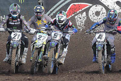 Yamaha tritt 2020 mit 3 Werksfahrern an: Gautier Paulin (#21), Jeremy Seewer (#91) und Arnaud Tonus (#4)