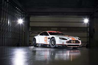Der Young Driver AMR-Aston Martin Vantage
