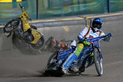 Im Hintergrund: Der Sturz von Martin Smolinski