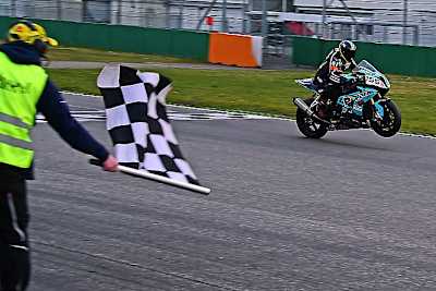 pepe-Tuning als Erste im Ziel