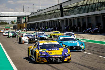 Audi R8 LMS vor Mercedes-AMG GT3: Das ADAC GT Masters bietet am Wochenende auf dem Lausitzring wieder eine tolle Show