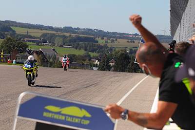 Die Teenager kennen sich aus in Sachsen