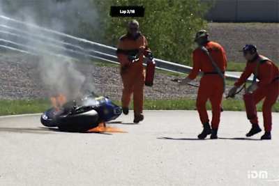 Die Suzuki fängt Feuer