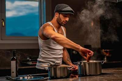 Der gesperrte Andrea Iannone steht derzeit häufiger am Herd als auf einem Motorrad zu sitzen