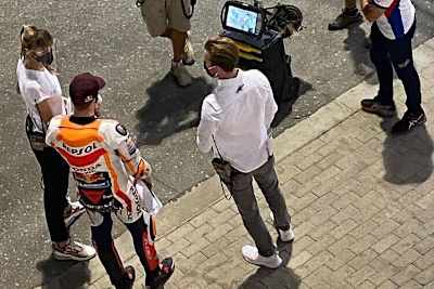 Eve Scheer und Stefan Nebel für «ServusTV» im Gespräch mit Stefan Bradl