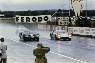 Der Zieleinlauf von Le Mans 1966