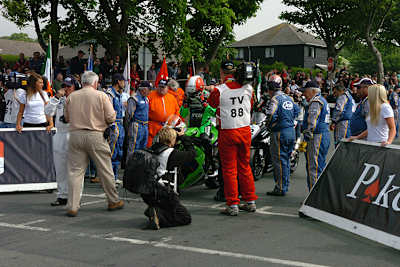 2020 könnten die Fahrer virtuell Aufstellung für die TT-Rennen Aufstellung nehmen