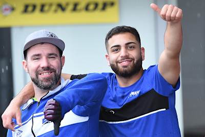 Baris Sahin (re.) mit seinem Lehrer Thomas Berghammer