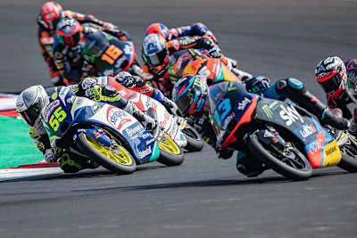 Das entscheidende Überholmanöver drei Kurven vor Schluss