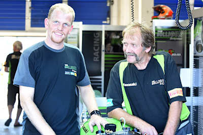 Mit Stolz blickt Hämpu auf seinen Sohn Kevin, der das Team übernehmen wird