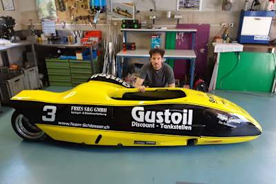 Noch bleibt Markus Schlosser mit seiner LCR Yamaha 600 in der heimischen Werkstatt