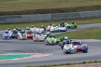 Reeves/Rousseau (77) überzeugten mit einem grandiosen Start/Ziel-Sieg