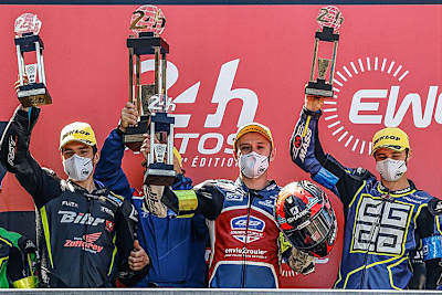 Berechtigter Jubel bei Kevin Trueb, Guillaume Antiga und Stéphane Egea (vlnr.)