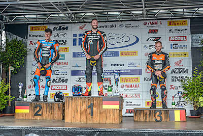 An diesen Anblick könnte sich David Datzer (Mitte) gewöhnen