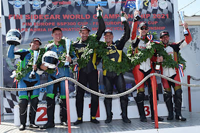 Hoch die Tassen: Clement, Ellis, Schlosser, Fries, Kershaw, Charlwood (vlnr.)