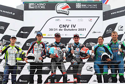 Jeroen Remme, Bennie Streuer, Ben & Tom Birchall, Emmanuelle Clement, Todd Ellis (vlnr.)