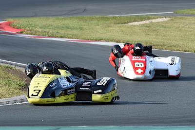 Wyssen/Hofer (41) im Windschatten von Weltmeistern Schlosser/Fries
