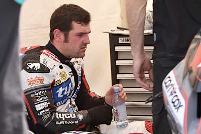 2019 versteckte Michael Dunlop eine Verletzung unter einem Handschuh