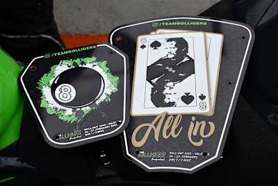 Zwei der exklusiven Funplates, die versteigert werden