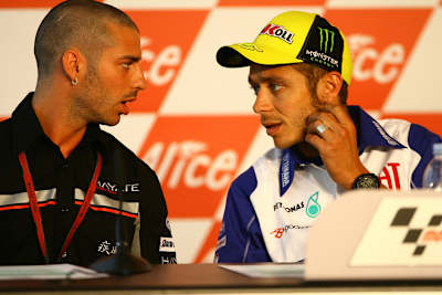 Marco Melandri und Valentino Rossi lieferten sich auf der Strecke zahlreiche Duelle