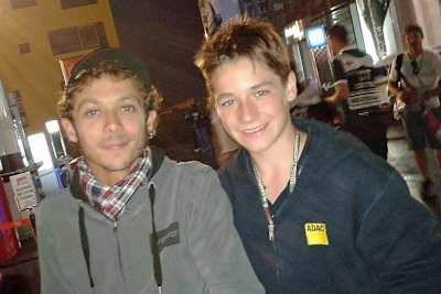 Gabriel Noderer (re.) als Teenager mit Valentino Rossi