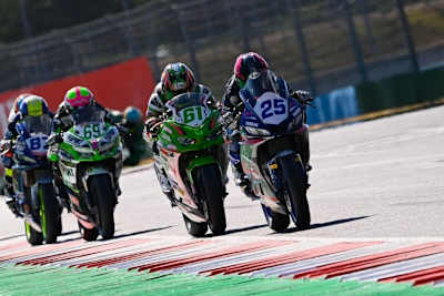 Die Yamaha mit der Startnummer 25 ist die von Vinales Racing