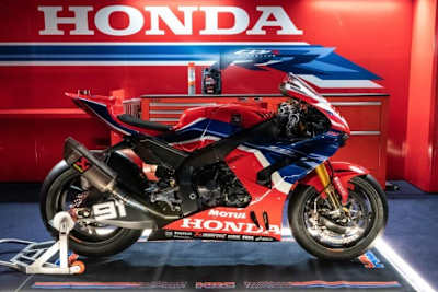 Die Honda von Leon Haslam bekommt 2022 einen neuen Piloten