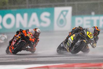 Nicht Luca Marini, sondern der hier noch hinter ihm liegende Brad Binder fuhr am Ende auf P8