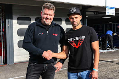 Denis Hertrampf mit Vladimir Leonov (v.li.)