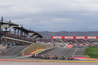 Nach Erdbeben: Stehen alle Tribünen noch?