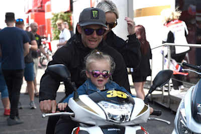 Taxi-Crutchlow: Willow, Cal und Lucy beim Silverstone-GP 2019