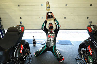 Weil er daheim nicht richtig feiern durfte, ließ es Fabio Quartararo in Jerez krachen