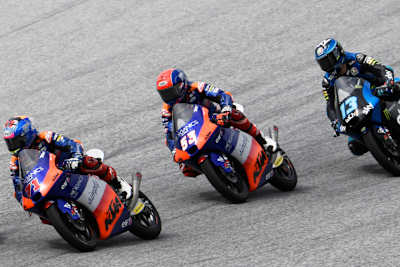 Am Ende kamen sich Ayumu Sasaki und Deniz Öncü auf dem Red Bull Ring zu nahe (dahinter der spätere Sieger Vietti)