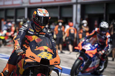 Pol Espargaró in der Boxengasse