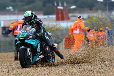 Bei diesem Unfall zerstörte sich Franco Morbidelli sein Motorrad