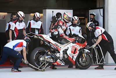 Alle Augen sind auf Taka Nakagami gerichtet