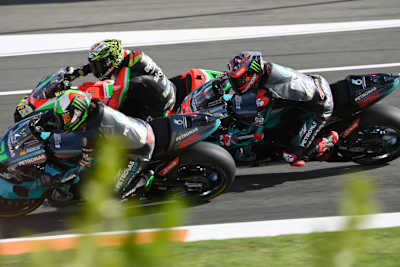 Kurz vor dem womöglich WM-entscheidenden Crash: Quartararo hinter Aleix Espargaró und Morbidelli