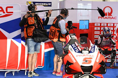 Blick in die Pramac-Box: MotoGP-WM-Leader Johann Zarco unter Beobachtung