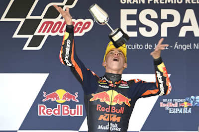 Pedro Acosta mit dem dritten Sieg in seinem vierten Moto3-WM-Rennen