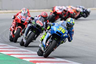 Joan Mir vor Fabio Quartararo und Jack Miller: Zwei Reihenmotoren vor einem V4