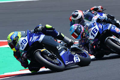 Jules Cluzel (16) kam in Misano nicht gegen Luca Bernardi (29) an