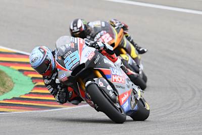 Marcel Schrötter konnte am Sachsenring Sam Lowes nicht hinter sich halten