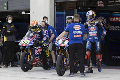 Andrea Locatelli und Toprak Razgatlioglu teilen sich die Box