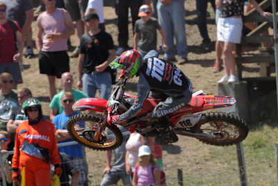 Viele fragen sich, ob die Zuschauer die Abstandsregeln nicht schon immer eingehalten haben, wie hier im Talkessel 2019