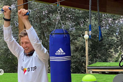 Dominique Aegerter trainiert im Garten