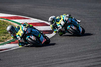 Fermín Aldeguer vor seinem neuen Teamkollegen Romano Fenati