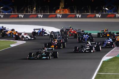 Lewis Hamilton fuhr in Katar allen davon